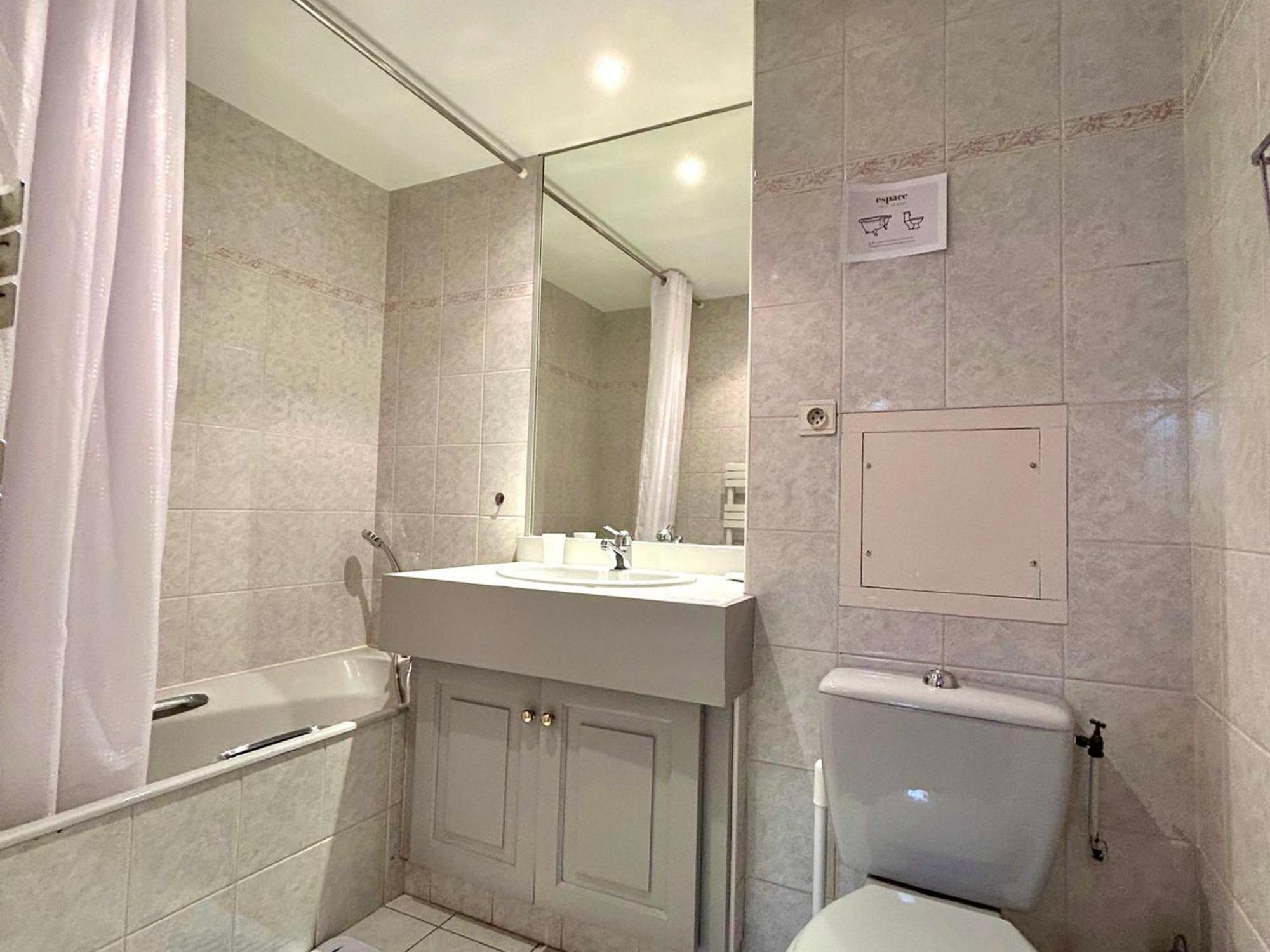 Superbe 2 Pieces Confort, Terrasse, Parking Prive, Proche Et Centre D'annecy - Fr-1-432-73 * Annecy